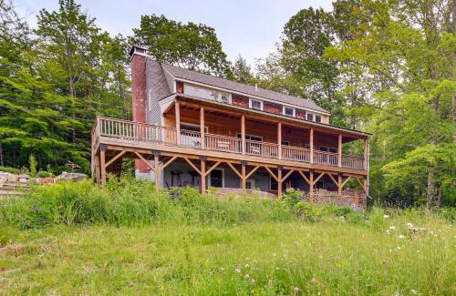 Elkins House | Expansive Wilmot Escape with Deck Near Skiing!