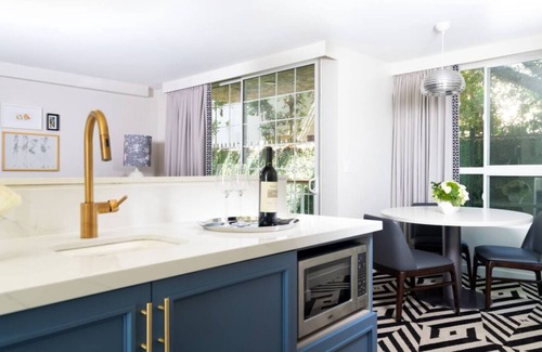 Norma Triangle Apartment | Experience a Luxurious Stay with 3 Modern Units! Rooftop Pool, Pet-friendly!