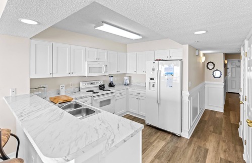 Ocean Drive Condo | Experience Ashworth #405! Stunning Oceanfront Condo! Fantastic Views - Book your Getaway today!