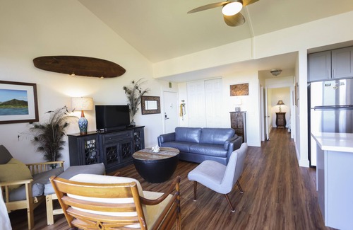 Makaha Valley Condo | Experience Authentic Hawaii on Oahu's West Side! 5 Minutes to the Beach!