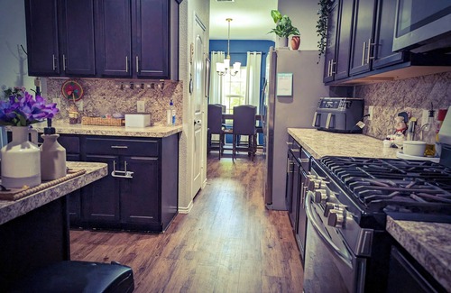 Channelview House | Experience Comfort and Convenience in our Spacious and Cozy home.