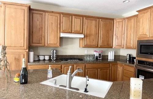 Elk Grove House | Experience Elk Grove living near CSUS – just a quick 18-min drive away