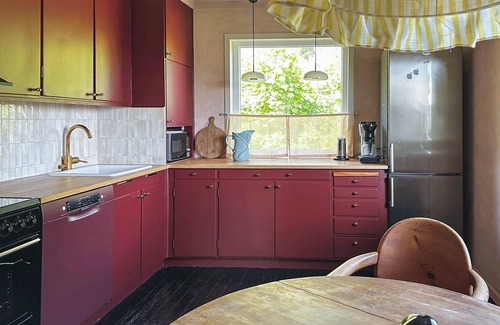 Torso House | Experience island idyll in this spacious cottage with large garden near the fresh lake water.