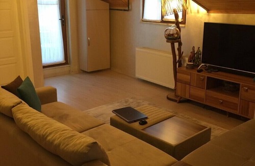 Cekmekoy House | Experience like local: perfect location, warm flat