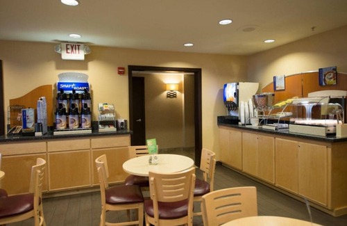 Troutdale House | Experience luxurious accommodations and a plethora of amenities!