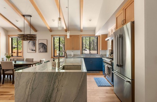 Summit Estates Cabin | Experience luxury at Maple Crest, a spacious 5-bedroom retreat in Big Bear Lake