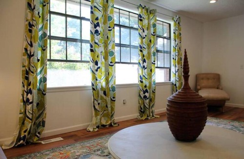 Southeast Boise House | Experience Nirvana with artwork collections from around the globe Located in Lakewood neighborhood in SE Boise next to a park, Minutes from Bown Crossing and the Boise River, 10 minutes to downtown, 4 beds, sleeps 8, pets welcome in large fenced in yard