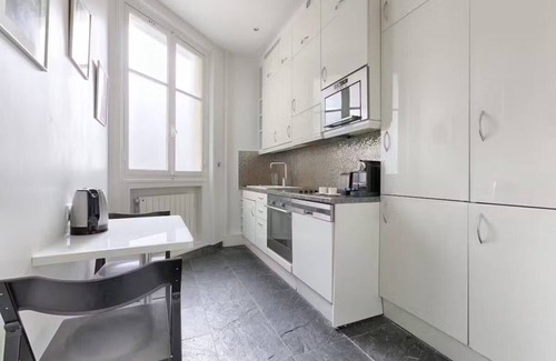 Quartier des Invalides Apartment | Experience Paris at its finest-A sophisticated luxurious 100m² abode near Eiffel