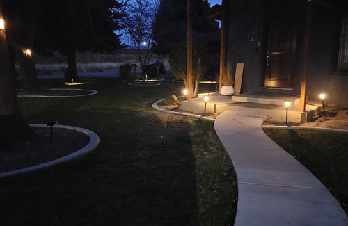 Prosser House | Experience Prosser in style: Cozy wine country 2BR retreat with 5 beds.