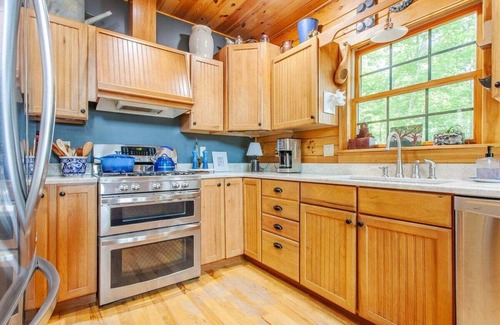 Whittier Cabin | Experience serene mountain views at Hazey View