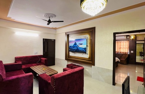 Jaipur Apartment | "Experience the Authenticity of Jaipur with Our Charming Homestay!"