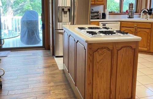 Cassopolis House | Experience the Charm of Diamond Lake