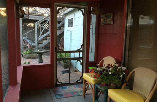 Vilano Beach Cottage | Experience the Magic of St. Augustines "NIGHTS OF LIGHTS!" Nov 15 through Jan 11