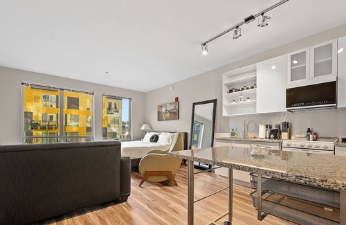 Crossroads Arts District Condo | Experience the Ultimate Getaway at Our Beautiful Oasis Steps from Nightlife 342