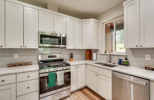 Meadow Lakes House | Explore Alaskas Playground Modern Wasilla Escape