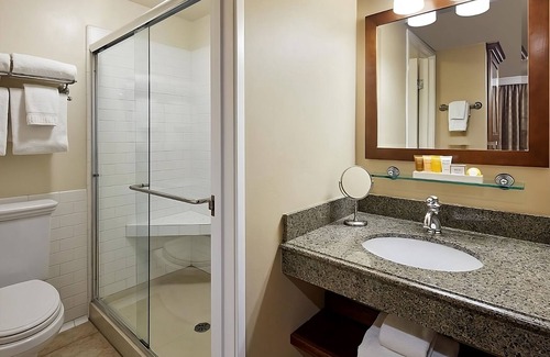 Coronado Hotel | Explore Coronado! 2 Units Near Horton Grand Theater! Pool, Beach Access!