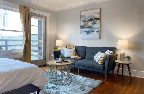 Mount Adams House | Explore Downtown and Mount Adams with River Views