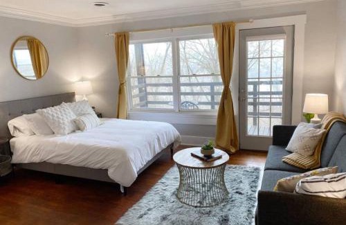 Mount Adams House | Explore Downtown and Mount Adams with River Views