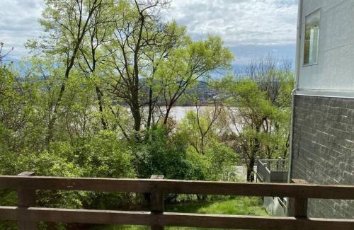 Mount Adams House | Explore Downtown and Mount Adams with River Views