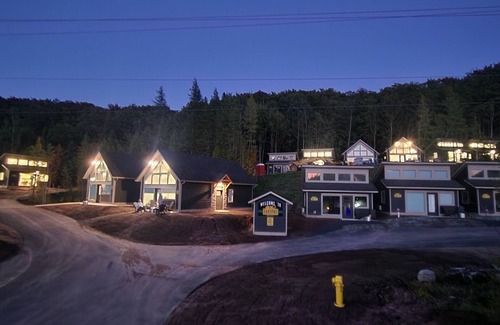 Munising Ski Chalet | EXPLORE Munising Studio Suite 112