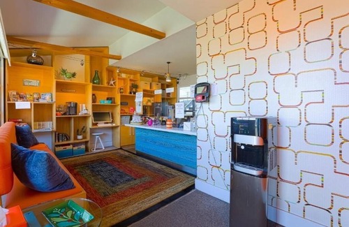 Seaside Hotel | Explore Seaside from Comfortable Room Near Downtown