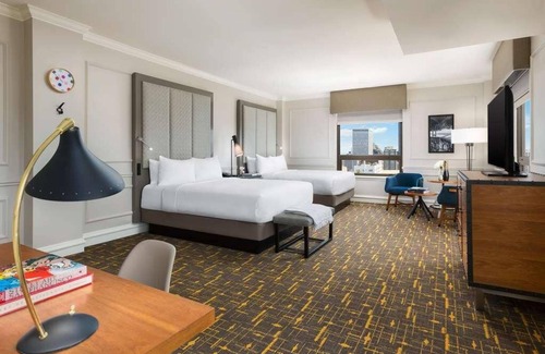 Lower Nob Hill Hotel | Explore the “City on the Bay”! Pets Allowed, Bike Rental, Nearby Grace Cathedral