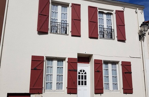 Le Champ-Saint-Pere House | EXPLORE THE VENDEE IN THIS WONDERFUL TOWN HOUSE. 20 MINUTES FROM THE BEACHES