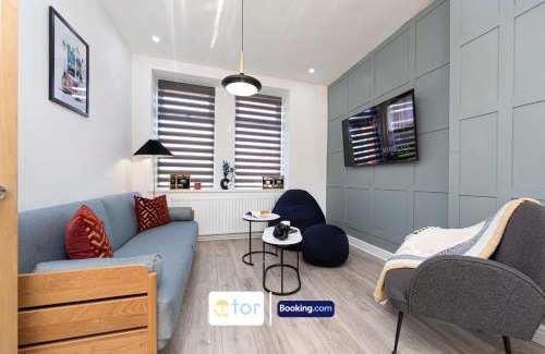 Nelson House | Explore Welsh Wonders, 3 Bedroom House By The One Retreats Short Lets & Serviced Accommodation Treharris