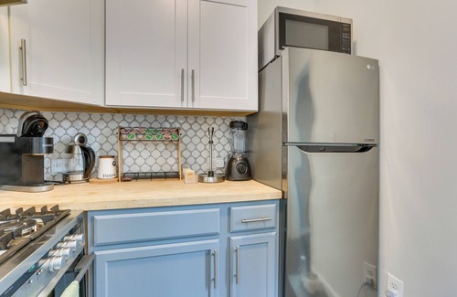 Newburgh Apartment | Explore & Work! Stylish Washington Heights Duplex