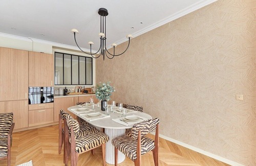 Strasbourg -Saint-Denis Apartment | EXQUISITE 3-BEDROOM: LUXURY, MODERNITY & IDEAL LOCATION IN THE HEART OF MARAIS