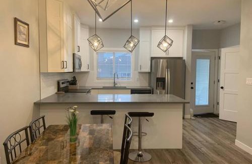 Regina Apartment | Exquisite 3 BR Villa with Double Garage-King Bed