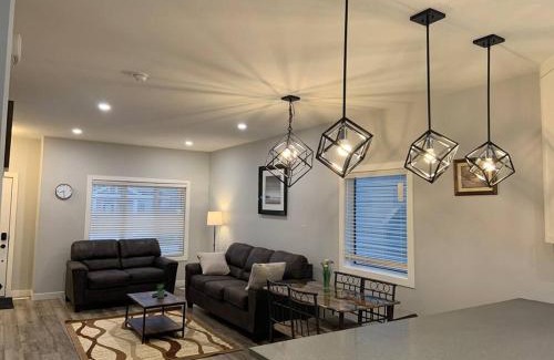 Regina Apartment | Exquisite 3 BR Villa with Double Garage-King Bed