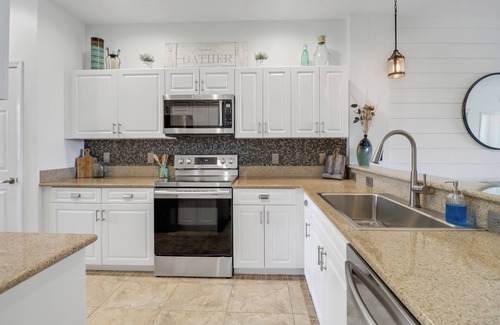 Naples Condo | Exquisite 3BR Condo in Naples l Resort Amenities