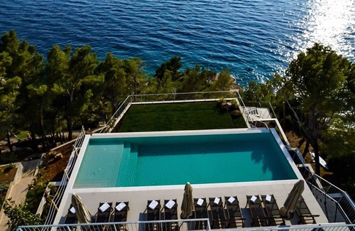 Brela Villa | Exquisite 9-Bedroom Villa for 18, with infinity pool close to the sea