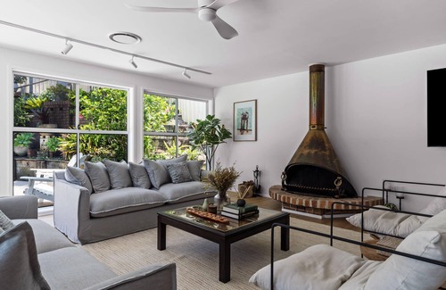 Forresters Beach House | Exquisite Beachside Luxury- Resort Style Pool