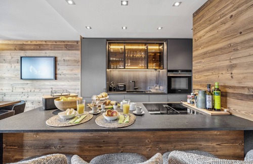 Lens Ski Chalet | Exquisite Duplex with a view by Mrs Miggins