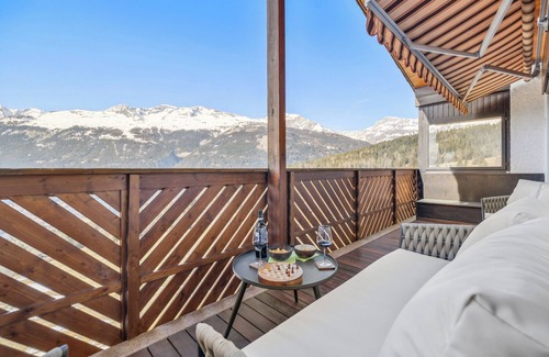 Lens Ski Chalet | Exquisite Duplex with a view by Mrs Miggins