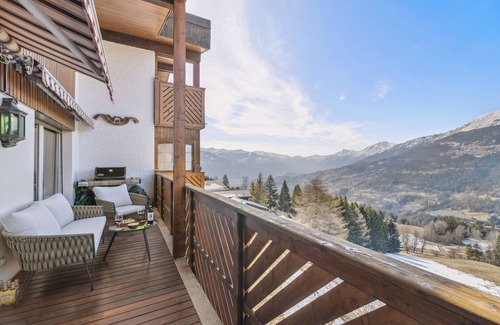 Lens Ski Chalet | Exquisite Duplex with a view by Mrs Miggins