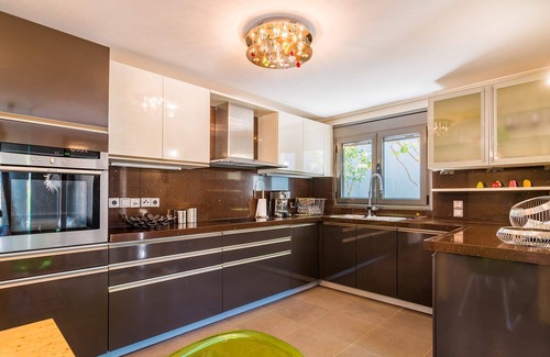 Athens City Centre Villa | Exquisite Legerna Villa | Villa Marella | 6 Bedrooms | Private Pool