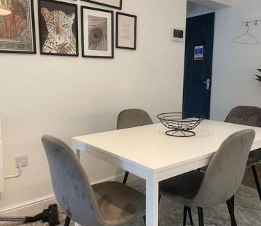 Cathays Apartment | Exquisite Long-Term Living in Cardiff's Heart