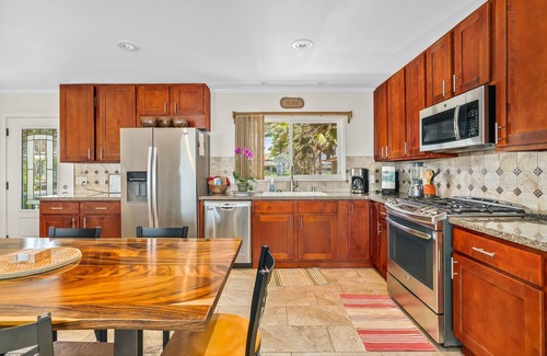 Wailua House | Exquisite Oceanfront Home, 4 Bedrooms, 2 Baths, Central A/C, Sleeps 8