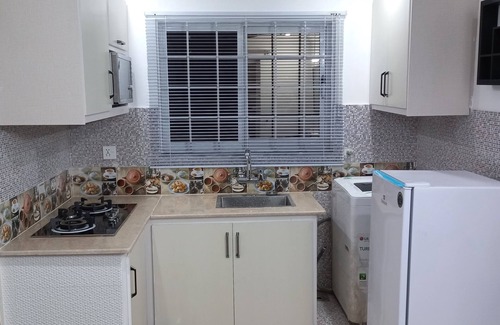 Islamabad House | Exquisite, Scenic & Private 1 BHK with 55" TV+Netflix+Jacuzzi+Fountain+BBQ+Lift