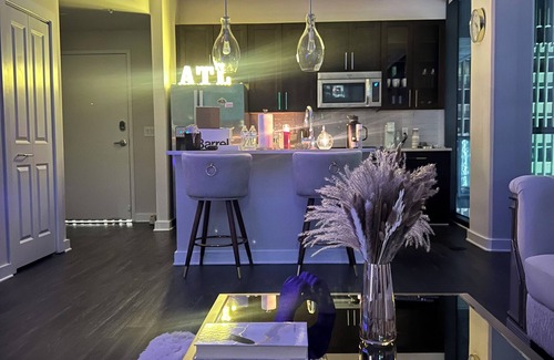 North Buckhead Apartment | Exquisite Sky View of Atlanta nLuxury Downtown Highrise Apartment/Views, Dining