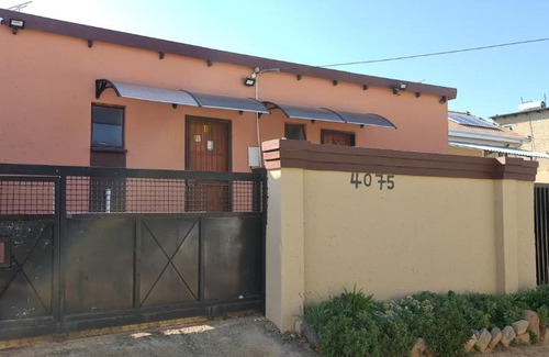 Greater Johannesburg Metropolitan Area Cabin | Ext4 Guest house