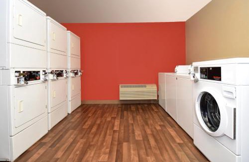 Red Bank - Tinton Falls Hotel | Extended Stay America 696