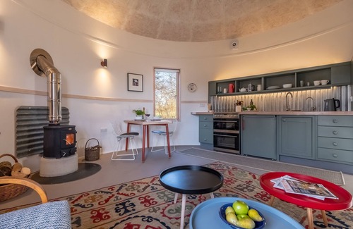 Parham Apartment | Extraordinarily converted grain stores - The Silos