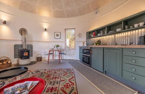 Parham Apartment | Extraordinarily converted grain stores - The Silos