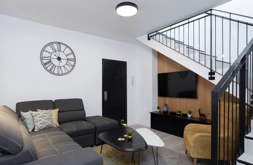 Tel Aviv Apartment | Extravagant 3BR & Jacuzzi by HolyGuest