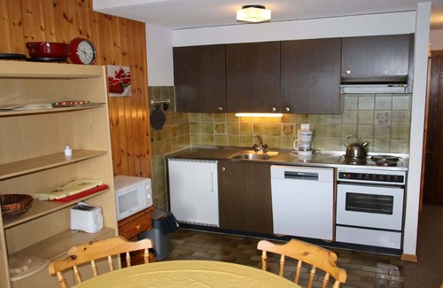 Sion Apartment | Extravagant apartment with view