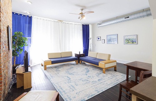 Society Hill Apartment | Extremely spacious three bedroom Society Hill apartment